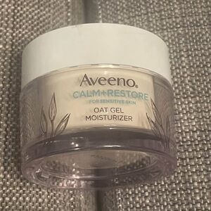 Aveeno Calm + Restore Oat Gel Moisturizer
